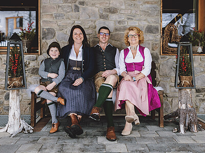 Aufnahmen im Restaurant, Familie Resch im Winter 2023 © Stefanie Oberhauser